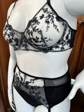 Load image into Gallery viewer, Quinn garter/panty
